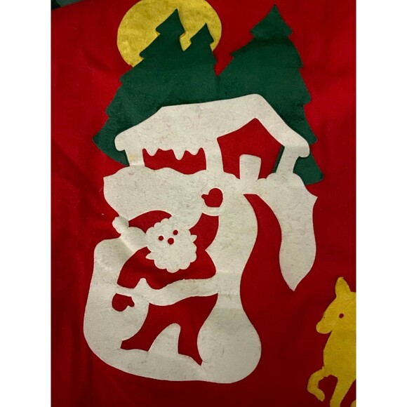 Vtg Christmas Tree Skirt Red with White Fringe Santa Snow House Deer Appliqué - Picture 8 of 8
